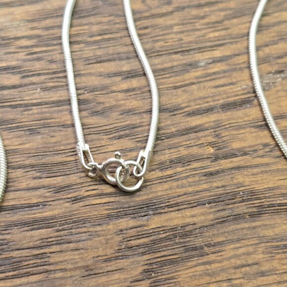 Vintage Art & Crafts style necklace, sterling silver, gold plating, inset garnet - Picture 5 of 8